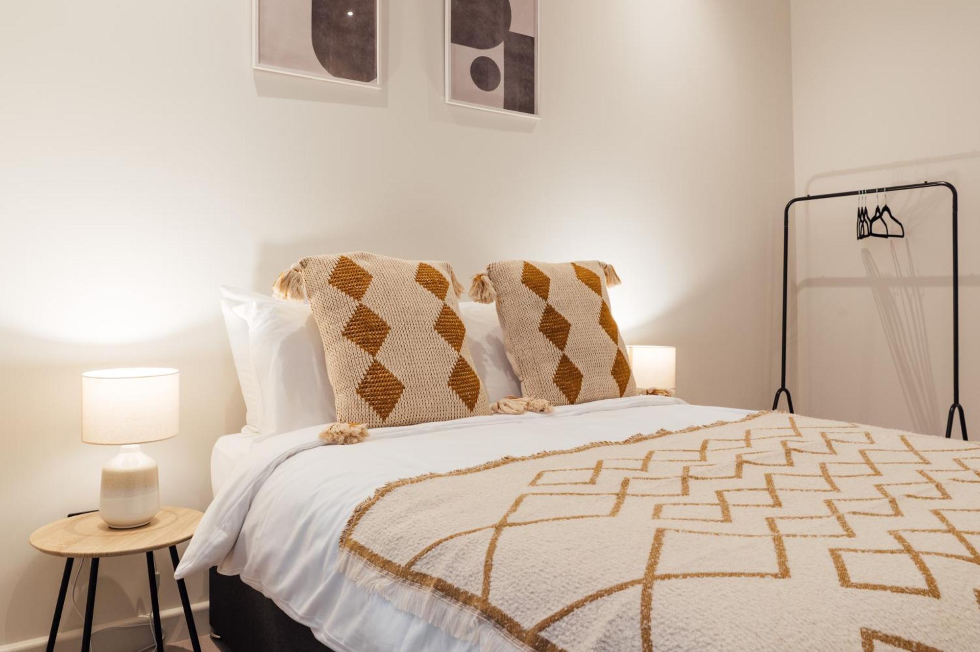Luxurious & Modern London Apartment In Honor Oak Экстерьер фото